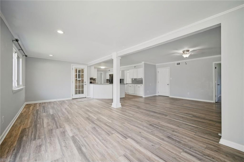 Photo 17 of 43 residential for sale in Virginia Beach virginia