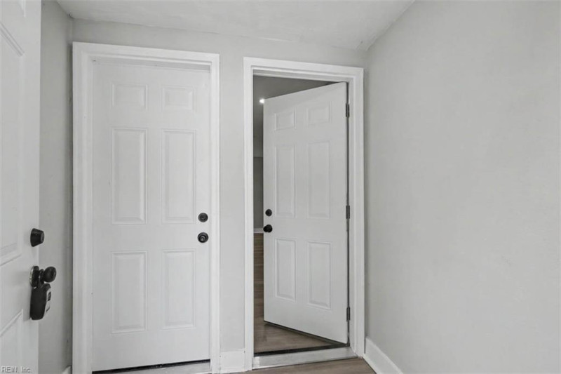 Photo 4 of 36 residential for sale in Norfolk virginia
