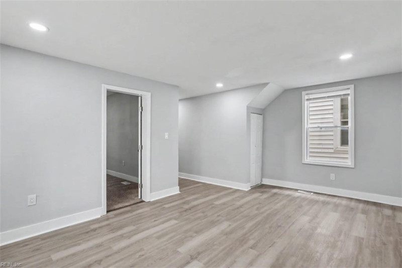 Photo 7 of 36 residential for sale in Norfolk virginia