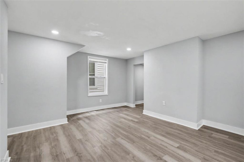 Photo 8 of 36 residential for sale in Norfolk virginia