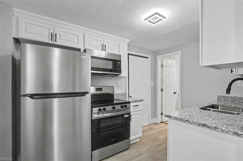 Photo 9 of 36 residential for sale in Norfolk virginia