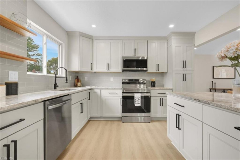 Photo 13 of 50 residential for sale in Virginia Beach virginia