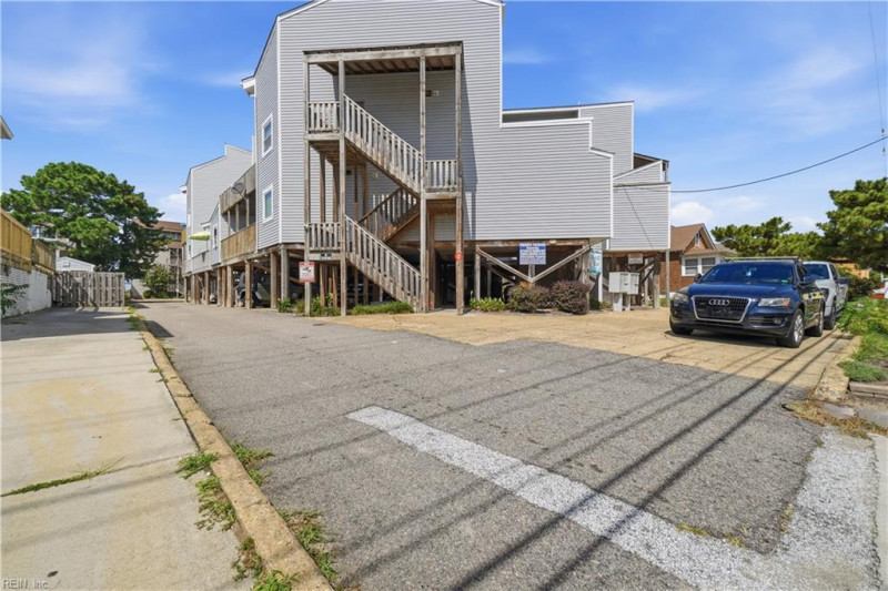 Photo 10 of 32 residential for sale in Norfolk virginia