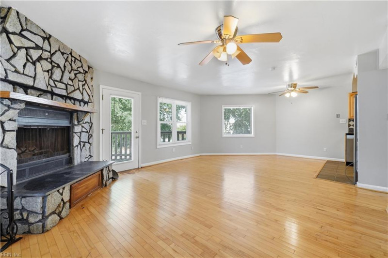 Photo 13 of 32 residential for sale in Norfolk virginia