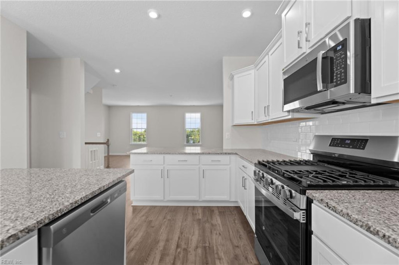 Photo 4 of 19 residential for sale in Hampton virginia