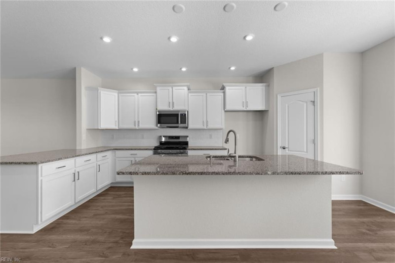 Photo 5 of 19 residential for sale in Hampton virginia