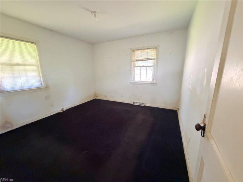 Photo 13 of 17 residential for sale in Norfolk virginia