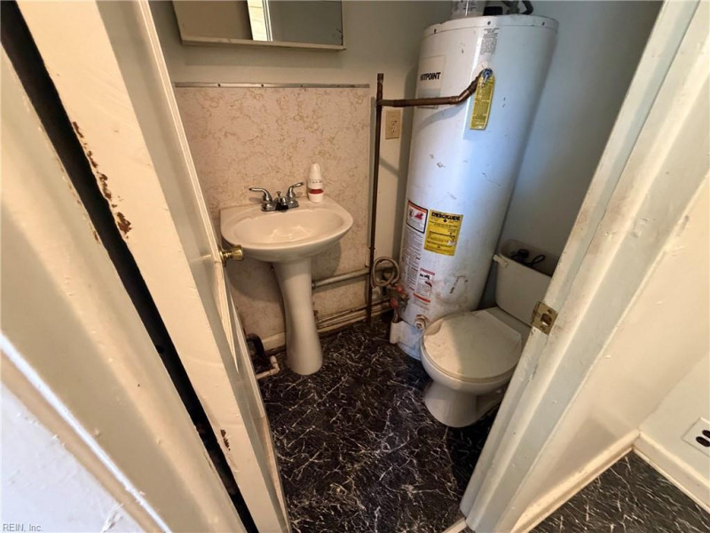 Photo 15 of 17 residential for sale in Norfolk virginia