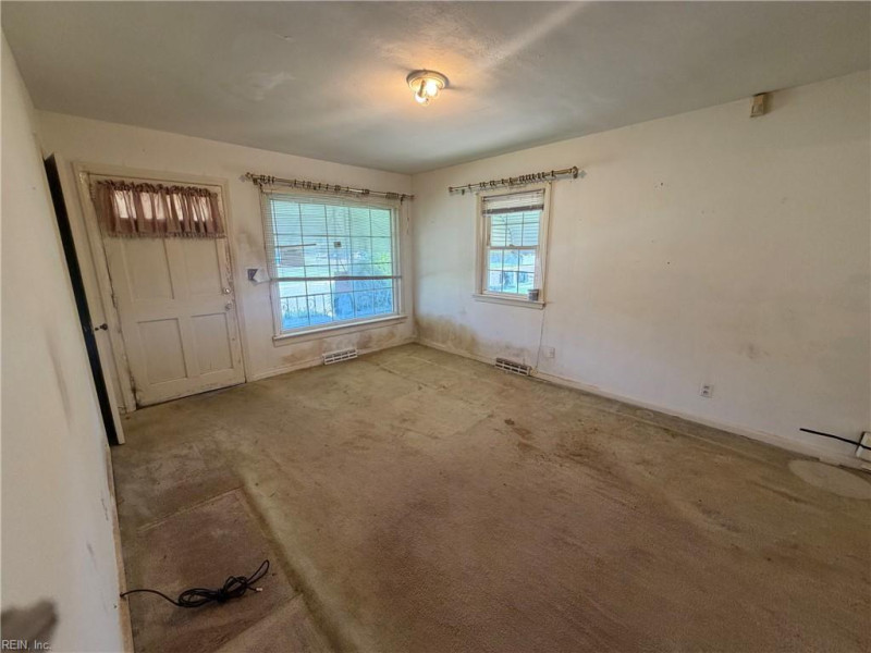 Photo 2 of 17 residential for sale in Norfolk virginia