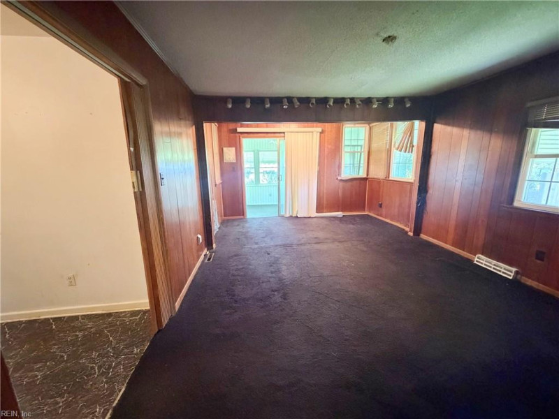 Photo 7 of 17 residential for sale in Norfolk virginia