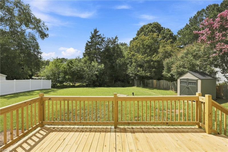 Photo 14 of 43 residential for sale in Chesapeake virginia