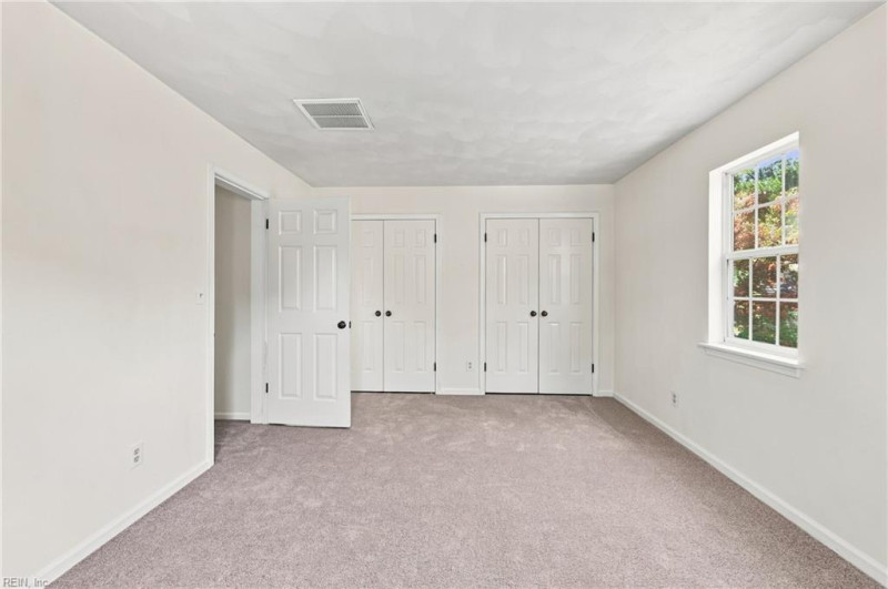 Photo 3 of 43 residential for sale in Chesapeake virginia