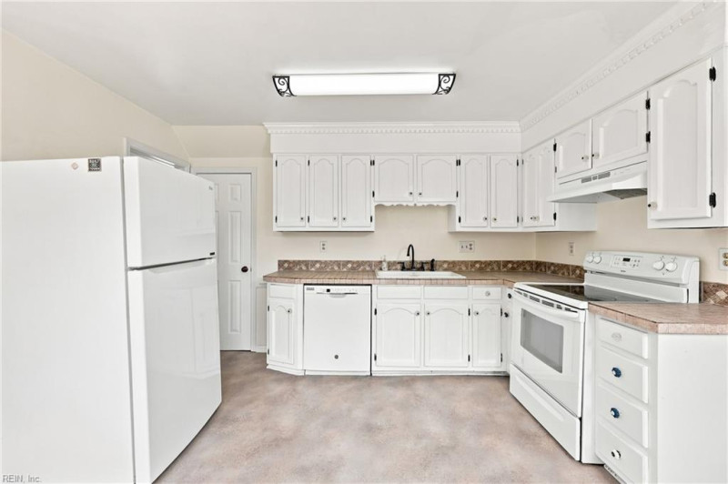 Photo 32 of 43 residential for sale in Chesapeake virginia