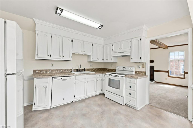 Photo 33 of 43 residential for sale in Chesapeake virginia