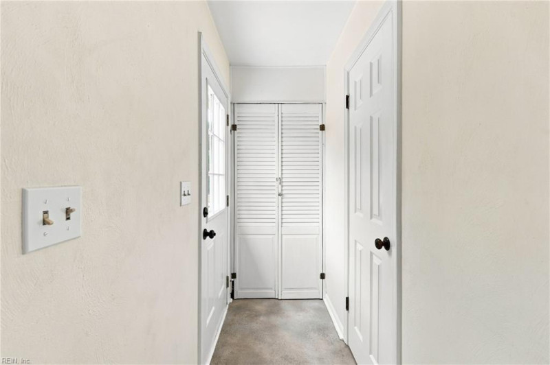 Photo 35 of 43 residential for sale in Chesapeake virginia
