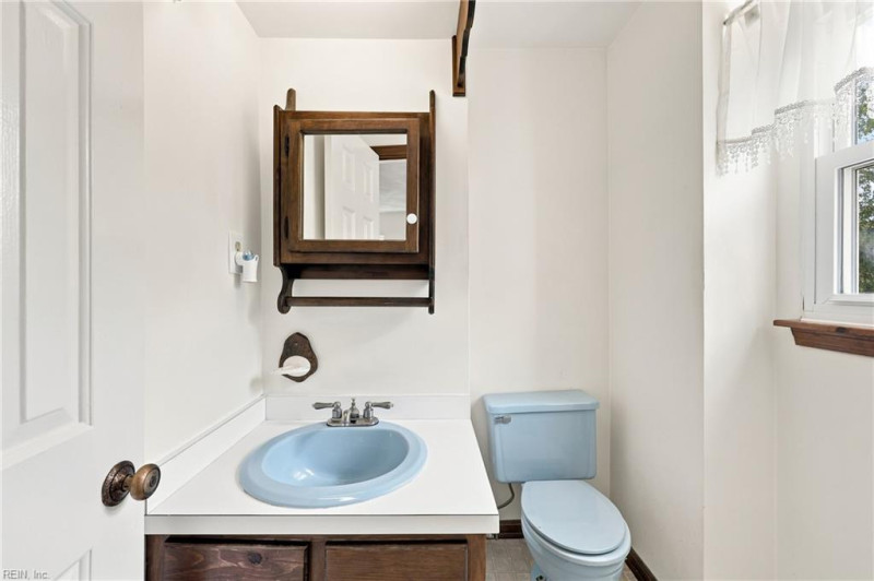 Photo 5 of 43 residential for sale in Chesapeake virginia