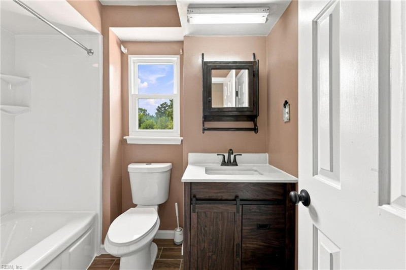 Photo 6 of 43 residential for sale in Chesapeake virginia
