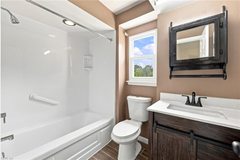Photo 7 of 43 residential for sale in Chesapeake virginia