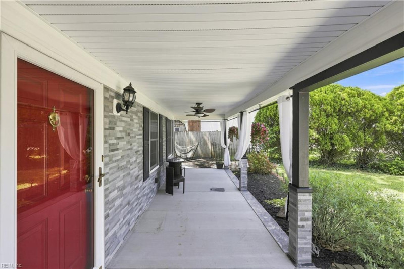 Photo 3 of 50 residential for sale in Virginia Beach virginia