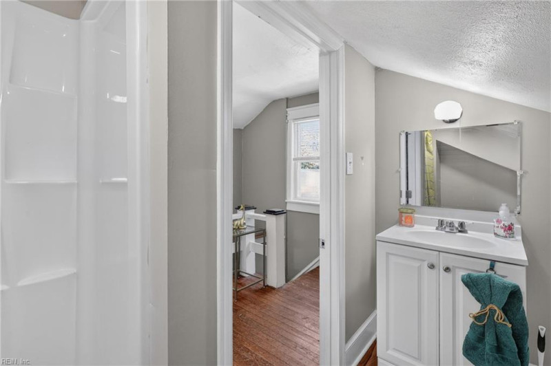 Photo 36 of 47 residential for sale in Norfolk virginia Photo 36 of 47 residential for sale in Norfolk virginia
