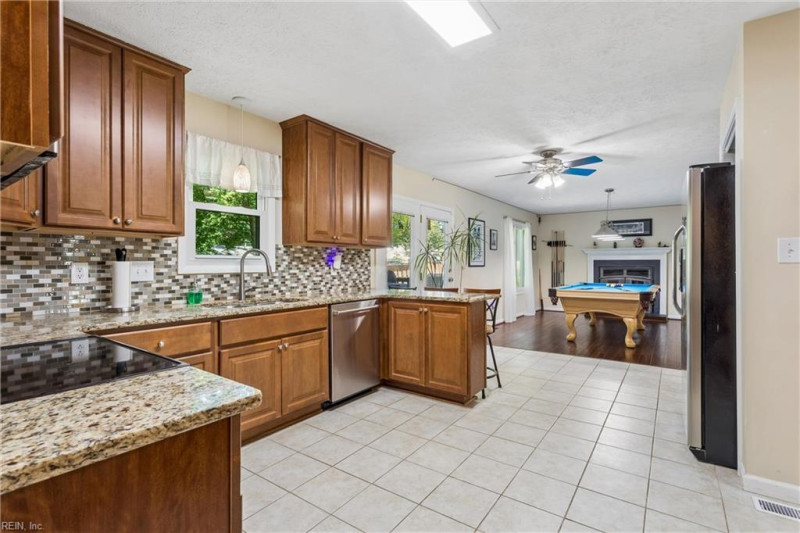 Photo 13 of 50 residential for sale in Newport News virginia