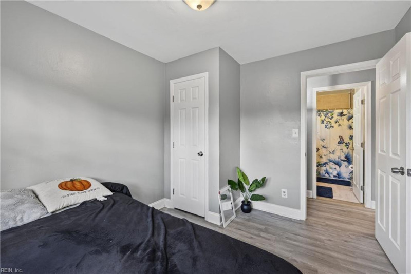 Photo 11 of 26 residential for sale in Norfolk virginia