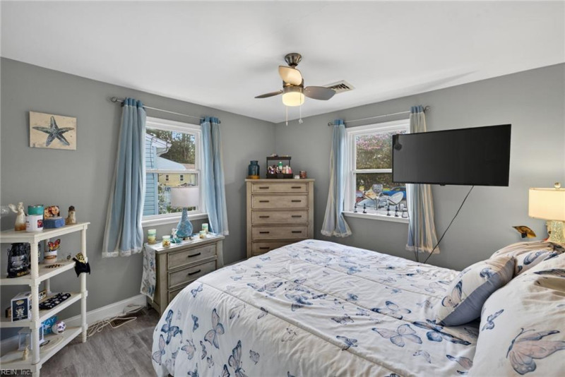 Photo 13 of 26 residential for sale in Norfolk virginia
