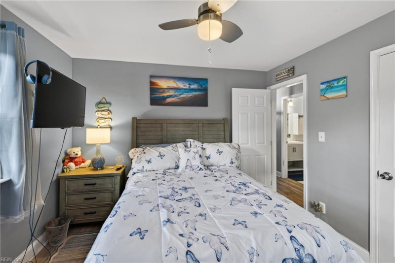 Photo 14 of 26 residential for sale in Norfolk virginia