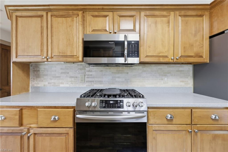 Photo 14 of 49 residential for sale in Virginia Beach virginia