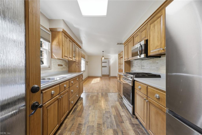 Photo 15 of 49 residential for sale in Virginia Beach virginia