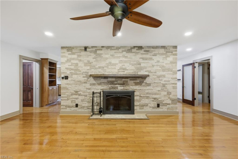Photo 19 of 49 residential for sale in Virginia Beach virginia