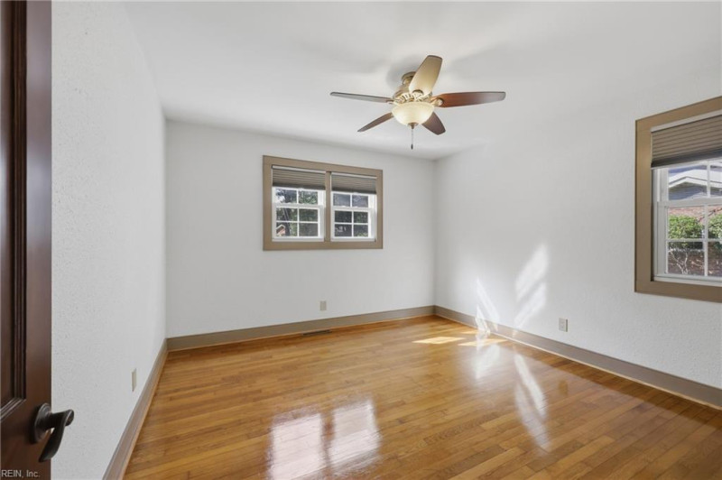 Photo 20 of 49 residential for sale in Virginia Beach virginia