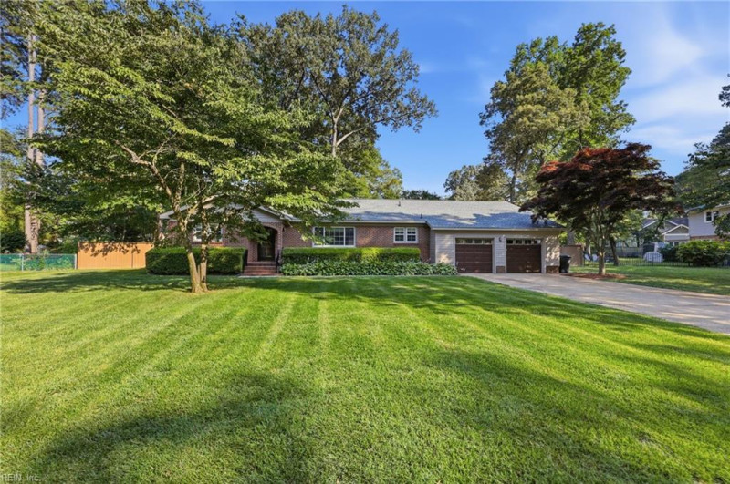 Photo 3 of 49 residential for sale in Virginia Beach virginia