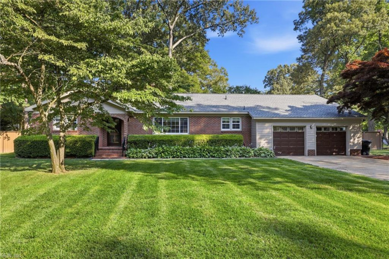 Photo 4 of 49 residential for sale in Virginia Beach virginia