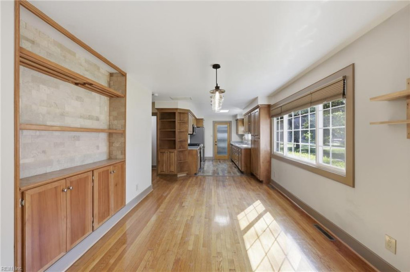 Photo 8 of 49 residential for sale in Virginia Beach virginia