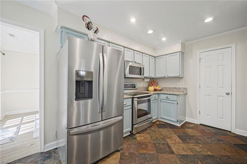 Photo 13 of 50 residential for sale in Virginia Beach virginia