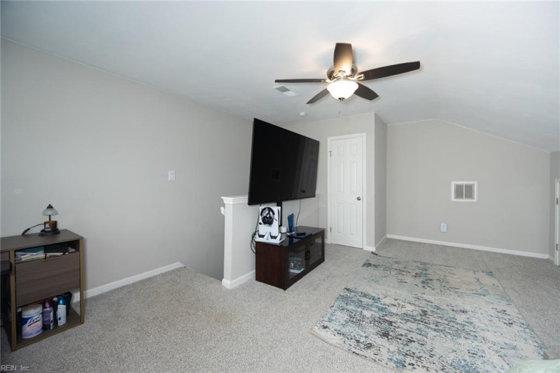 Photo 11 of 27 residential for sale in Chesapeake virginia