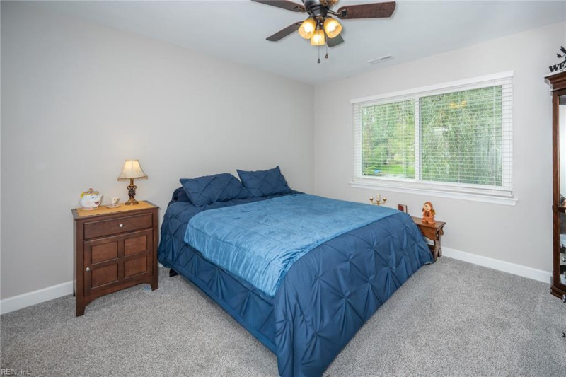 Photo 16 of 27 residential for sale in Chesapeake virginia