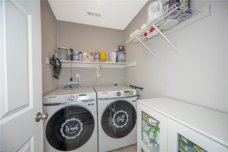 Photo 19 of 27 residential for sale in Chesapeake virginia