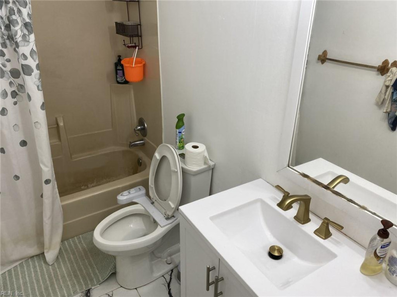 Photo 6 of 12 residential for sale in Virginia Beach virginia