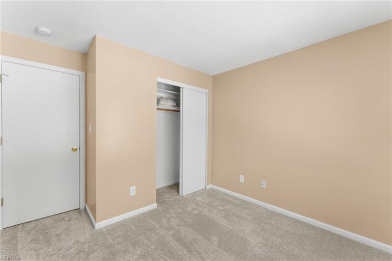 Photo 16 of 26 residential for sale in Chesapeake virginia