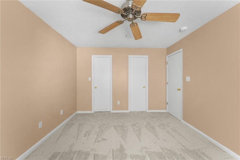 Photo 18 of 26 residential for sale in Chesapeake virginia