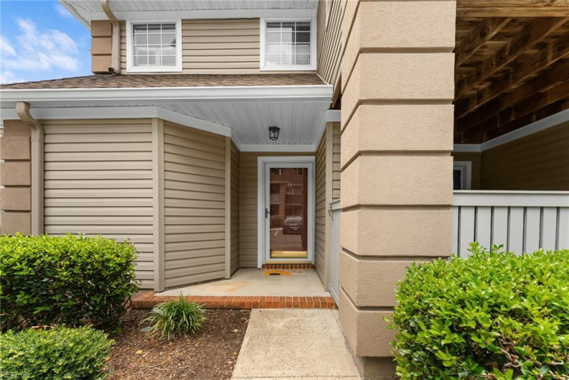 Photo 2 of 26 residential for sale in Chesapeake virginia