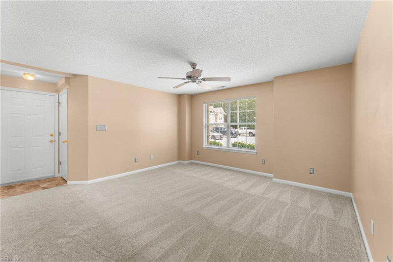 Photo 5 of 26 residential for sale in Chesapeake virginia
