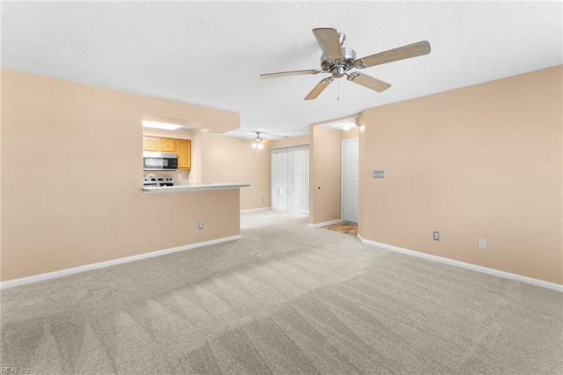 Photo 7 of 26 residential for sale in Chesapeake virginia