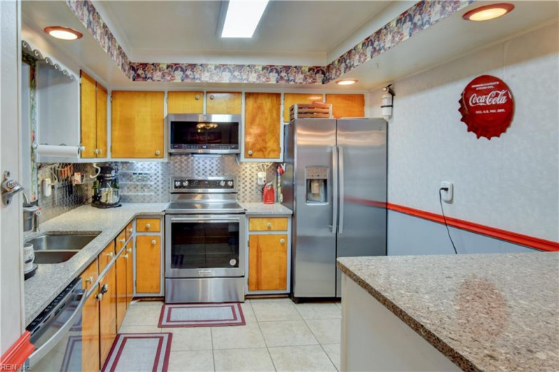 Photo 11 of 45 residential for sale in Chesapeake virginia