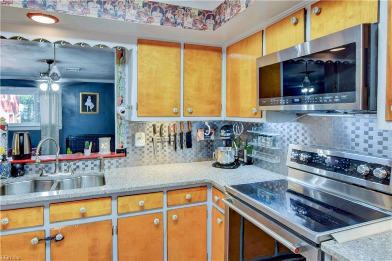 Photo 12 of 45 residential for sale in Chesapeake virginia