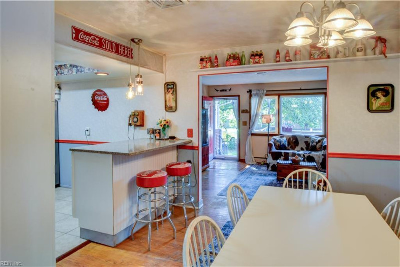 Photo 15 of 45 residential for sale in Chesapeake virginia