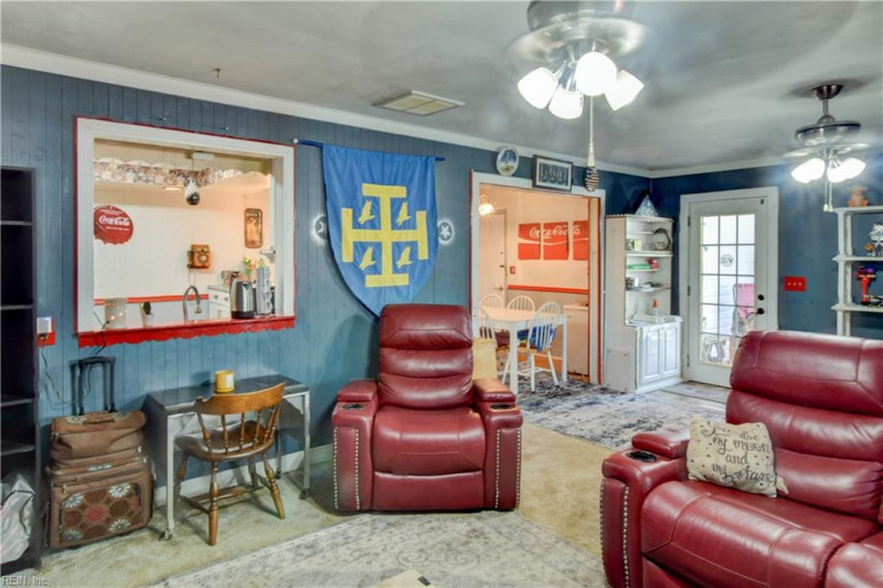 Photo 17 of 45 residential for sale in Chesapeake virginia
