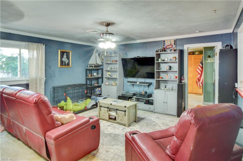Photo 18 of 45 residential for sale in Chesapeake virginia